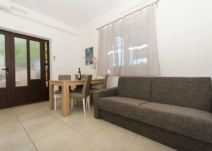 Bareta * Trogir